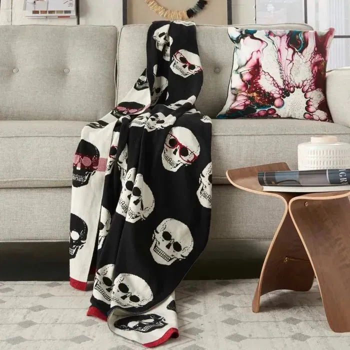 Trendy, Hip, New-Age UK204 Black/White Throw Blanket
